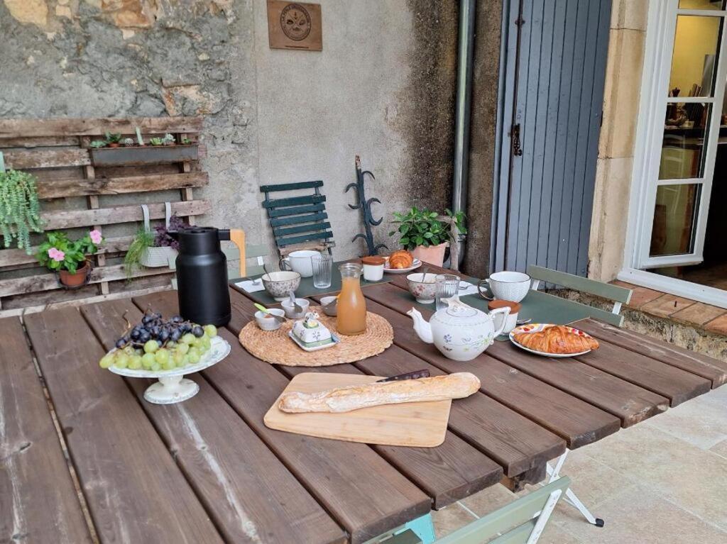 Domaine De Capoulade Bed & Breakfast Narbonne Exterior photo